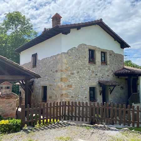 Apartamentos Rurales La Caviana Onís Esterno foto