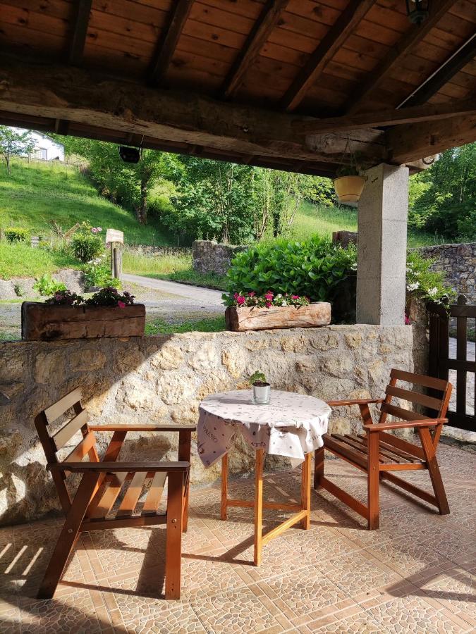 Apartamentos Rurales La Caviana Onís Esterno foto