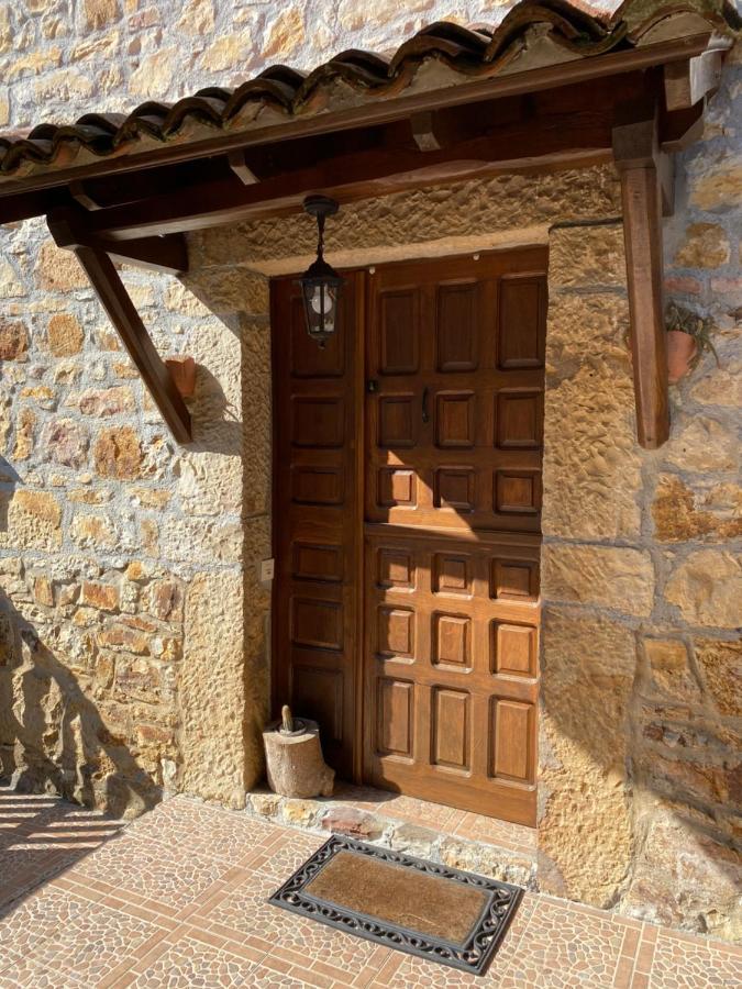 Apartamentos Rurales La Caviana Onís Esterno foto