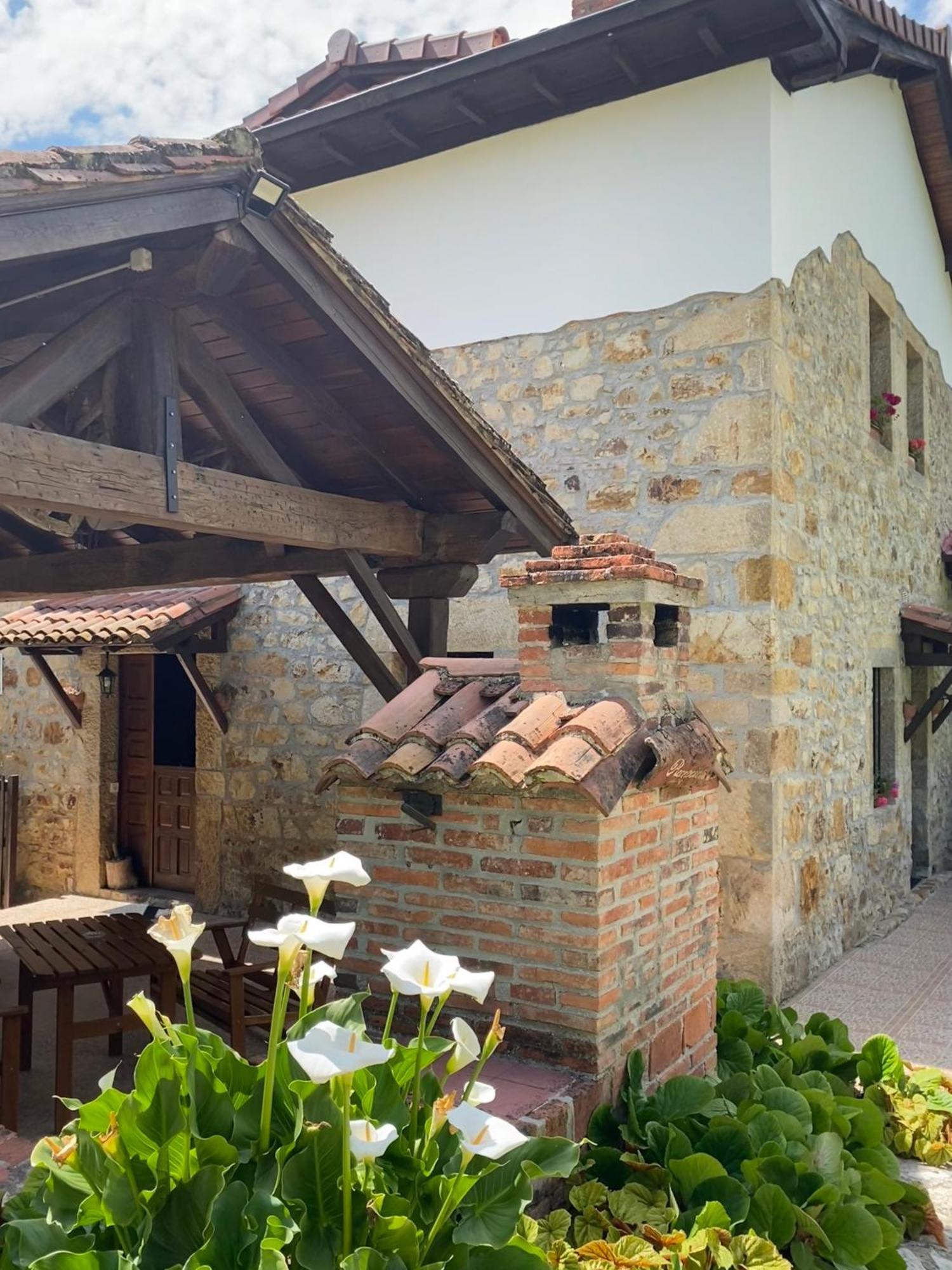 Apartamentos Rurales La Caviana Onís Esterno foto