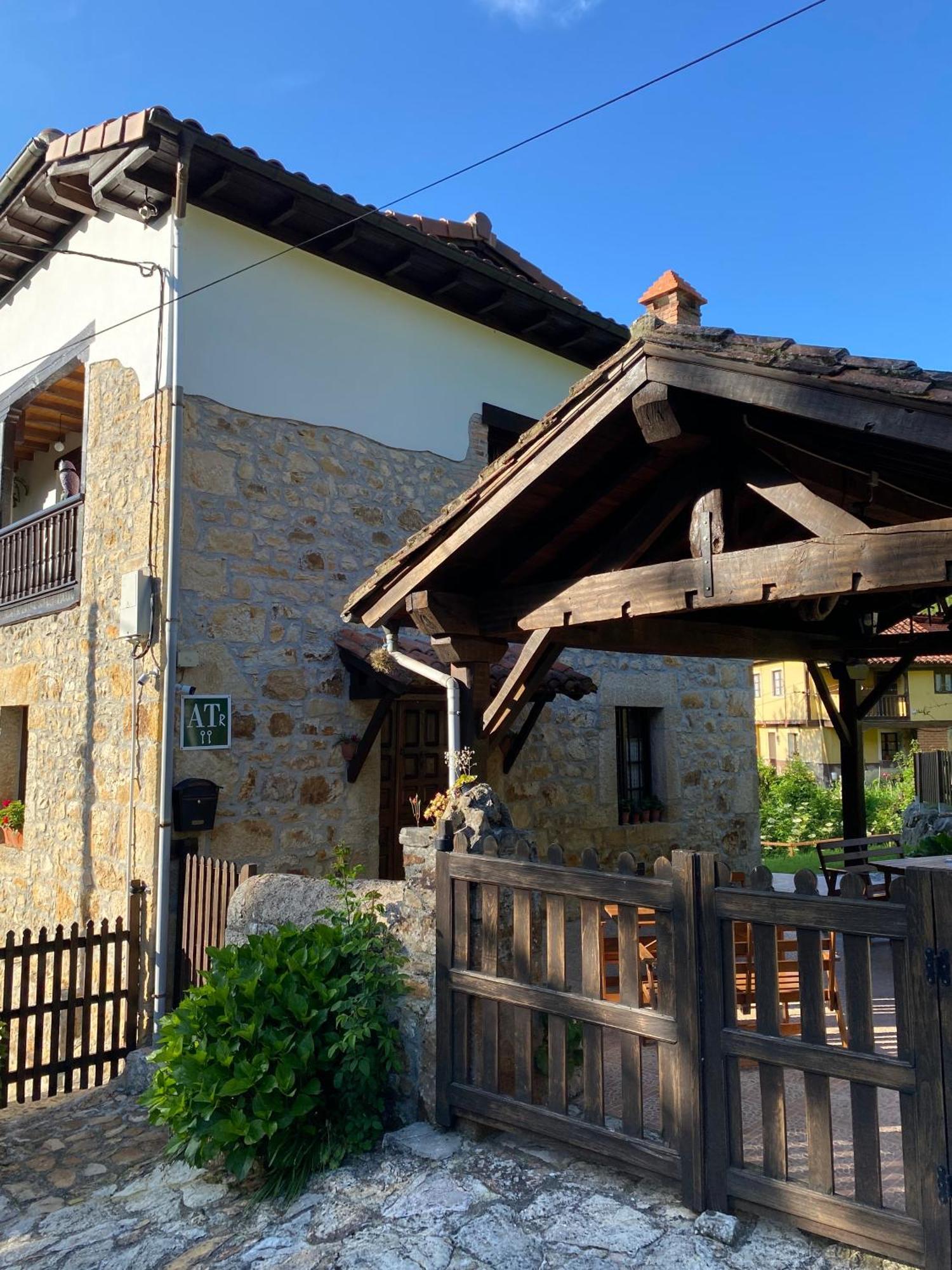 Apartamentos Rurales La Caviana Onís Esterno foto