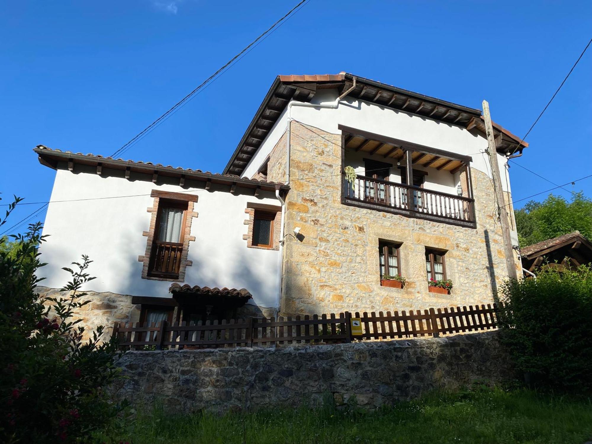 Apartamentos Rurales La Caviana Onís Esterno foto