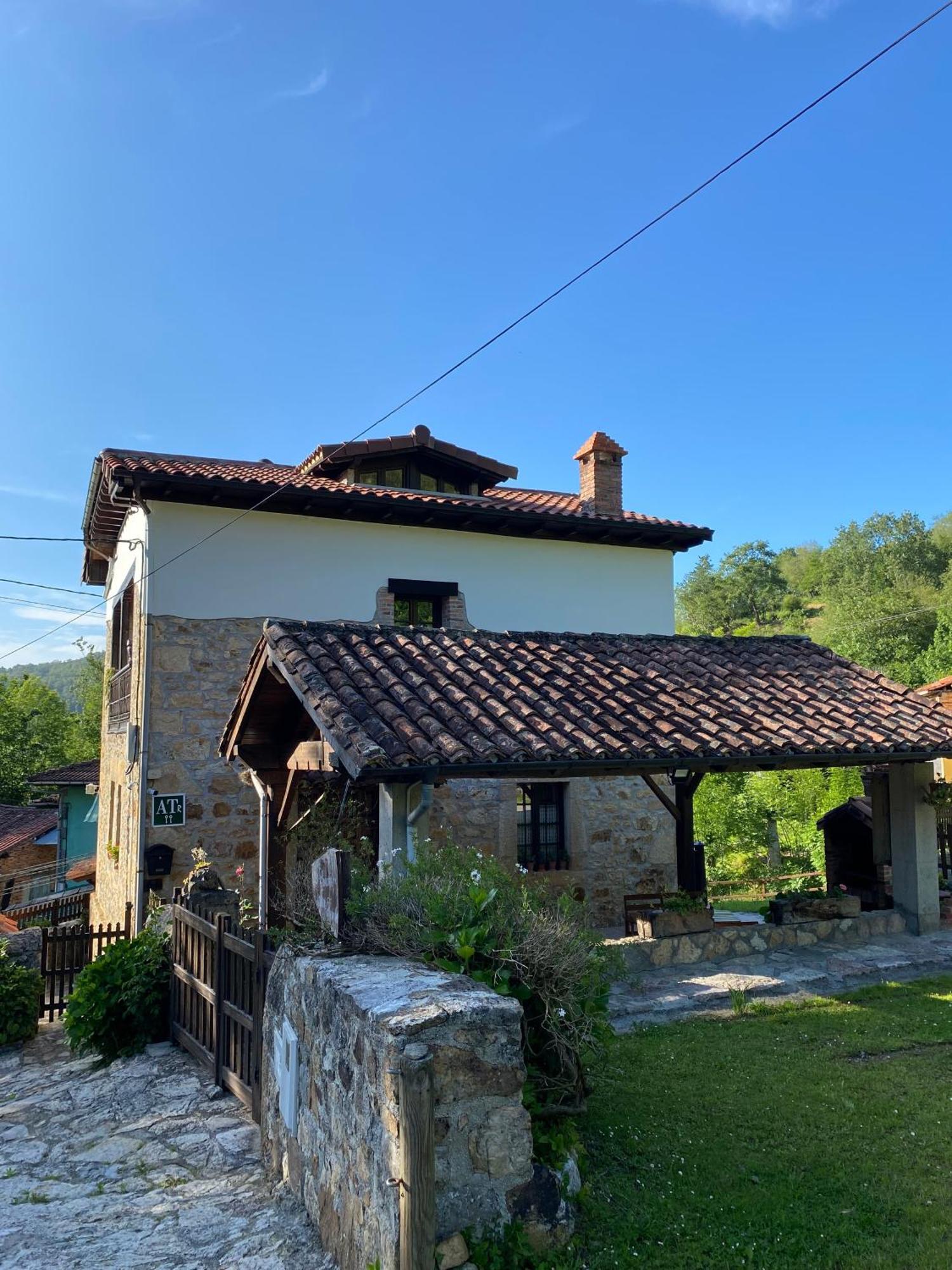 Apartamentos Rurales La Caviana Onís Esterno foto