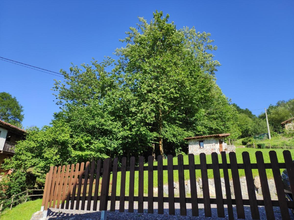Apartamentos Rurales La Caviana Onís Esterno foto