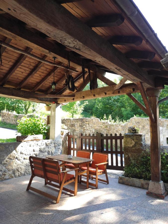 Apartamentos Rurales La Caviana Onís Esterno foto